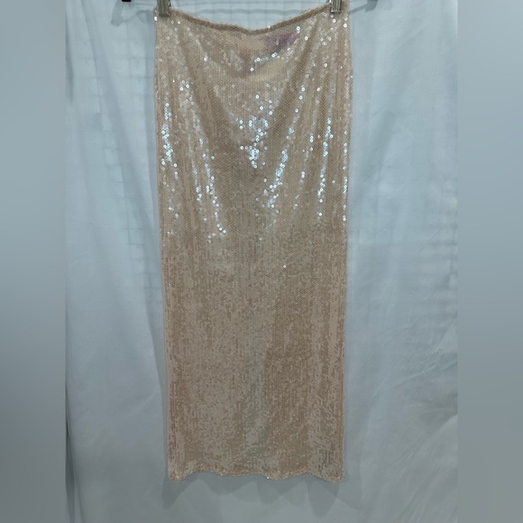 Edikted Riki light pink sheer sequin maxi Skirt - Picture 4 of 15